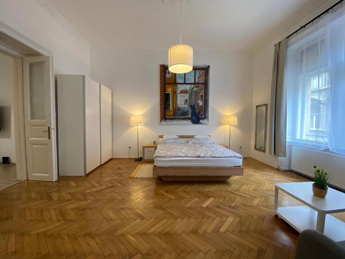 3 Bedrooms- Quarter Apartmán