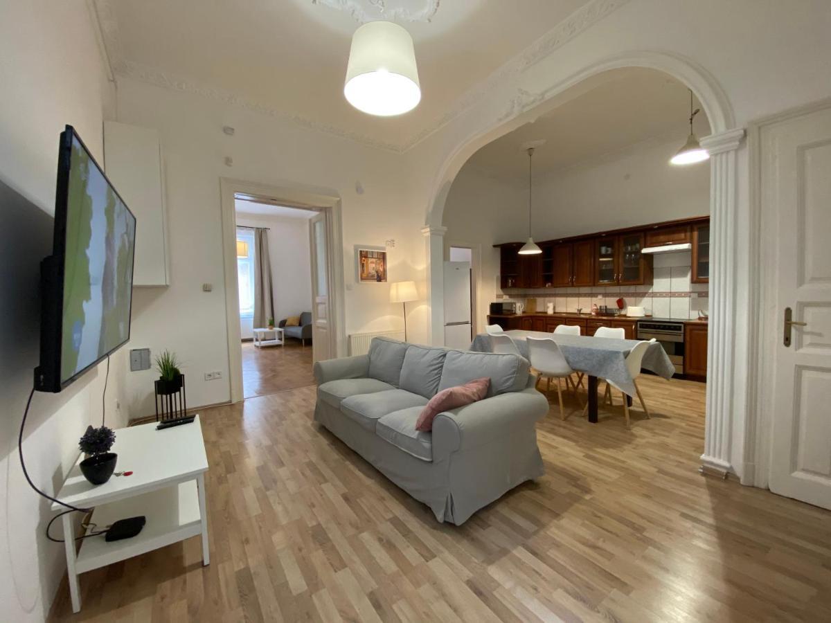 Апартаменти 3 Bedrooms- Quarter